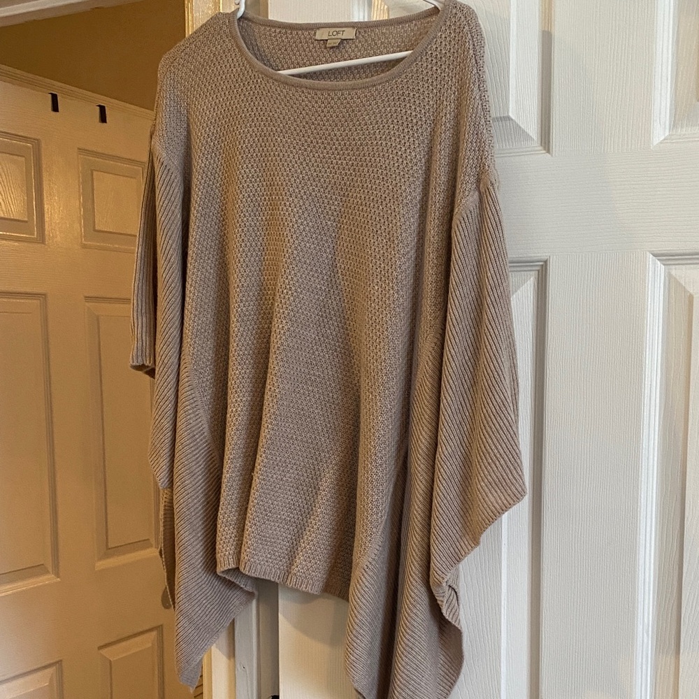 LOFT Women's Beige Poncho Sweater Size XS/S